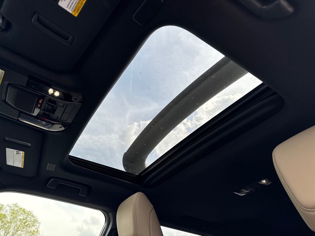 Used 2024 Lexus GX 550 image 32