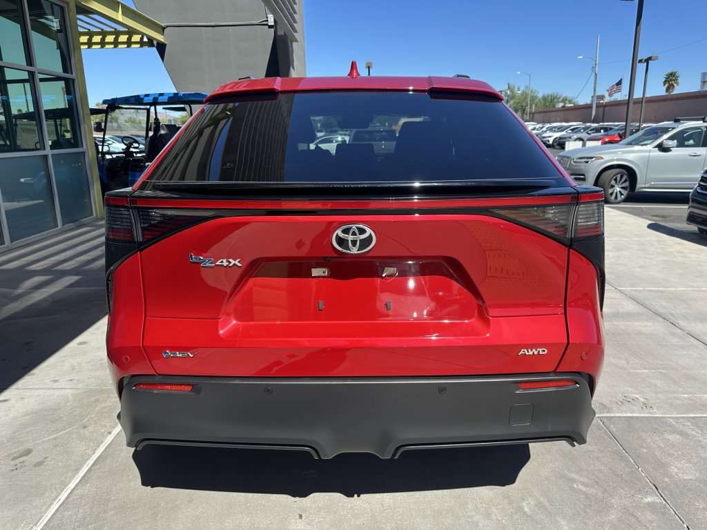 Used 2024 Toyota bZ4X XLE w/ Weather Package image 12