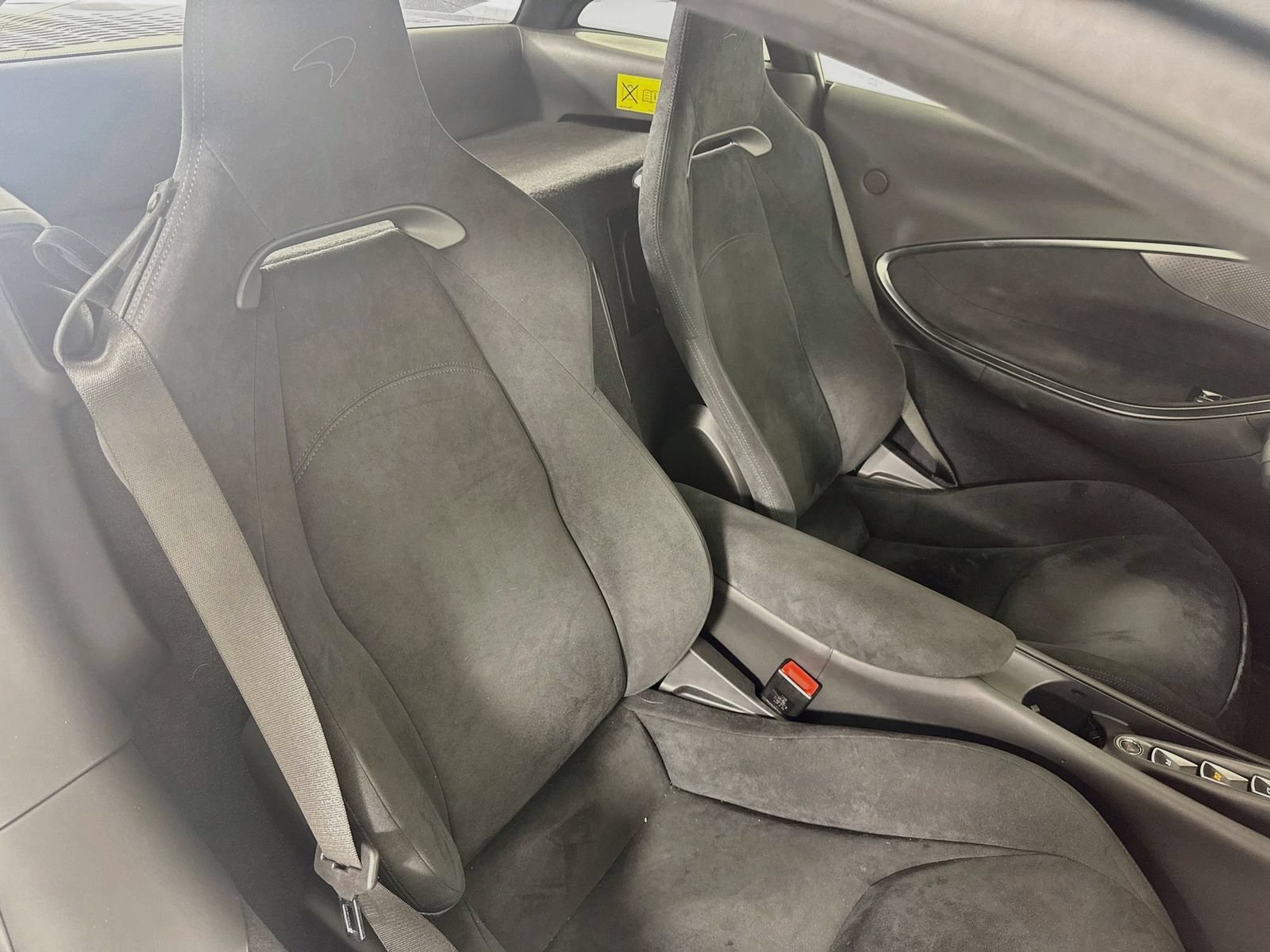 Used 2023 McLaren Artura RWD image 7