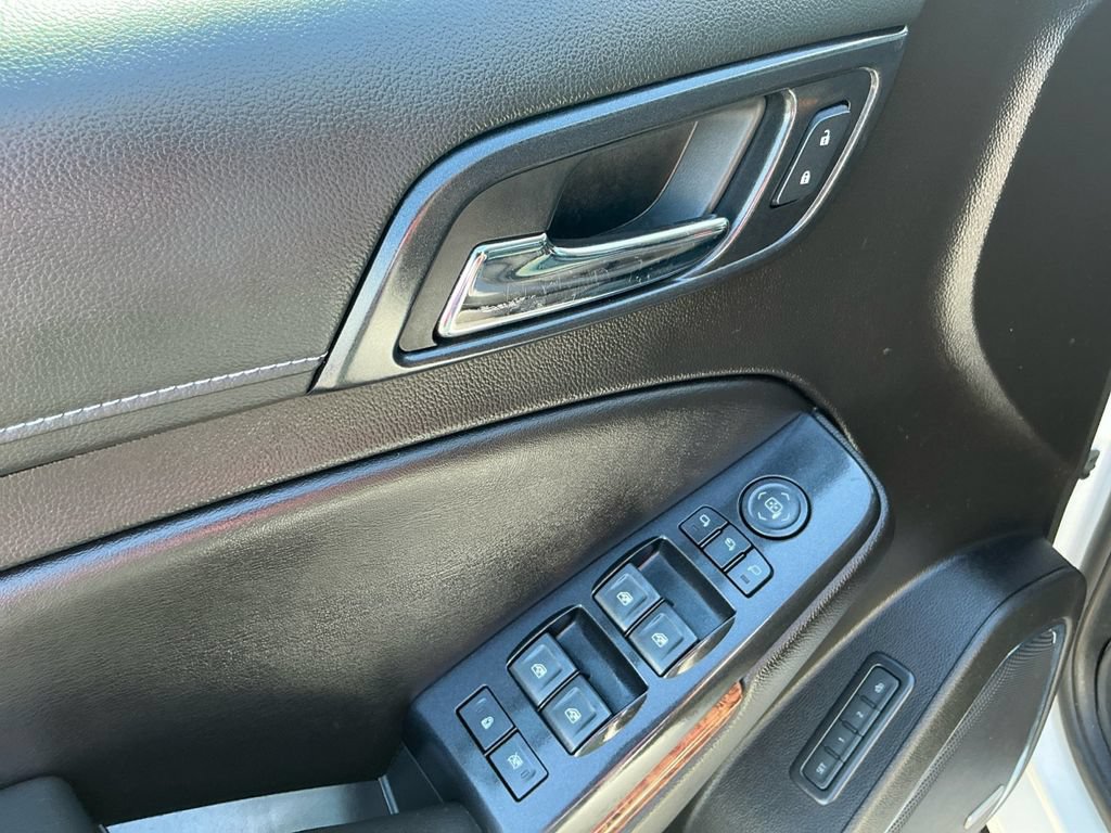 Used 2019 Chevrolet Suburban Premier AWD/4WD image 16