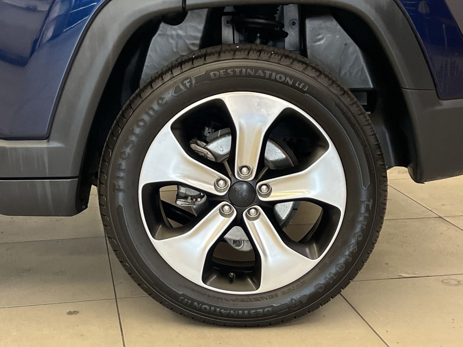 Used 2020 Jeep Compass Latitude w/ Cold Weather Group AWD/4WD image 39