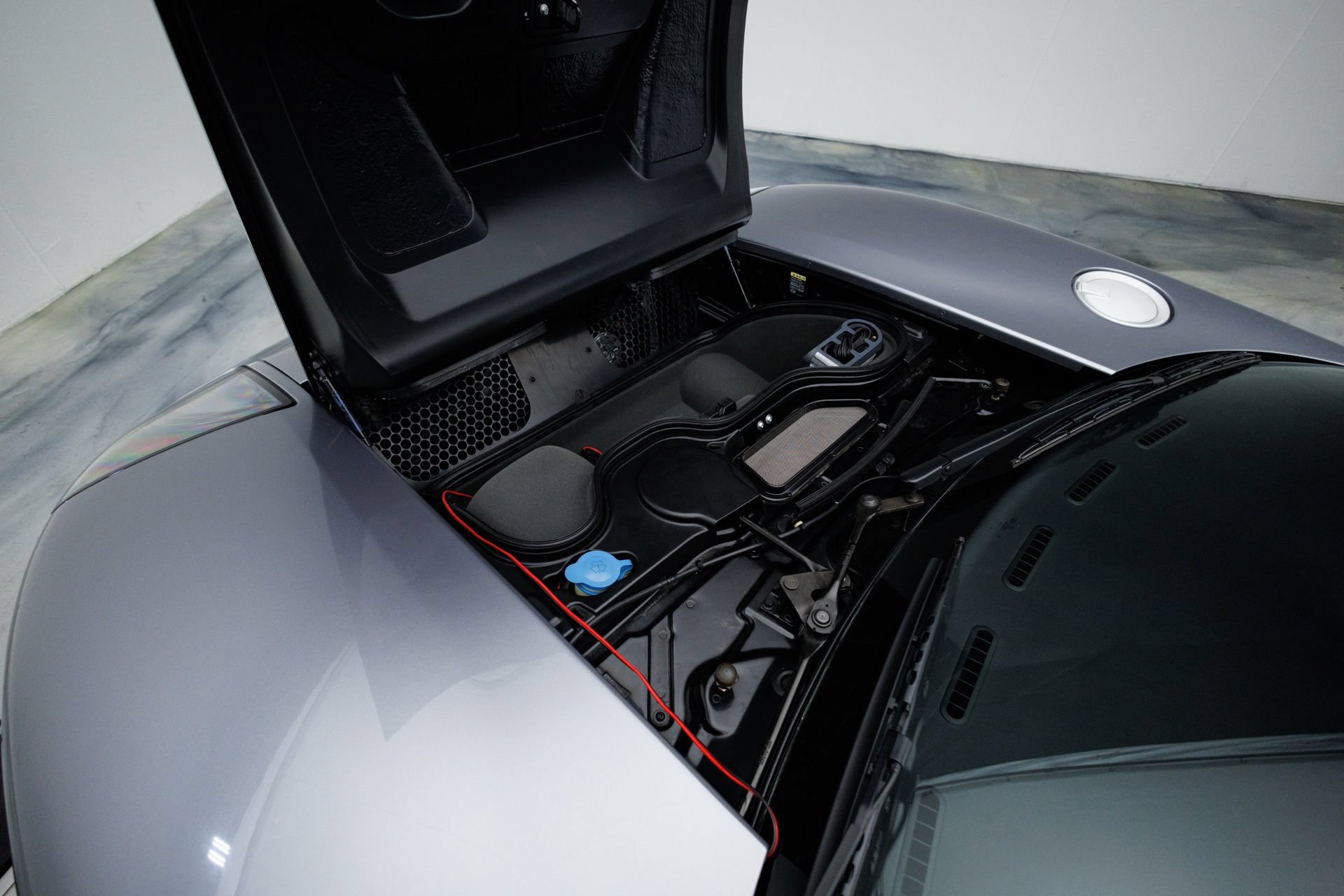 Used 2006 Ford GT RWD image 52