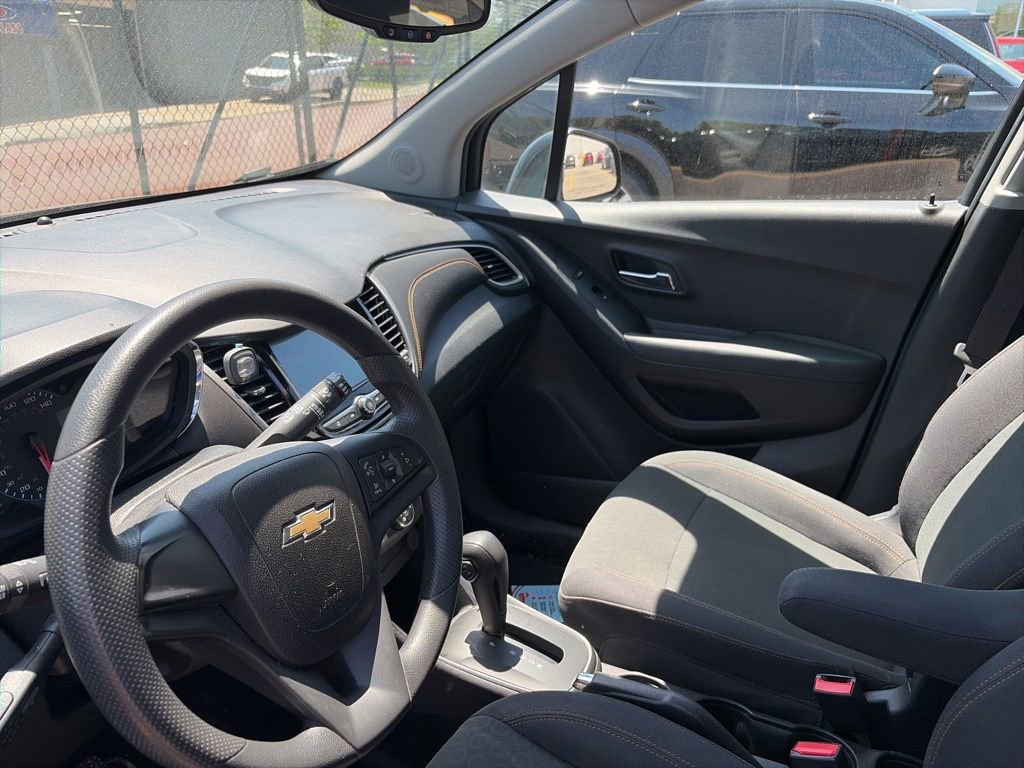 Used 2017 Chevrolet Trax LS AWD/4WD image 11