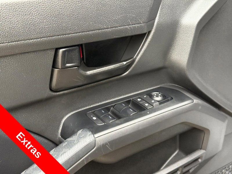 Used 2024 Toyota Tacoma SR5 AWD/4WD image 17