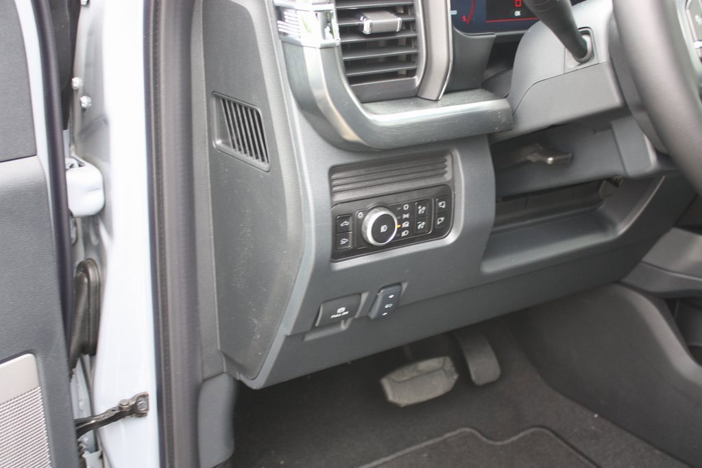 New 2025 Ford F250 Lariat w/ Lariat Ultimate Package image 13