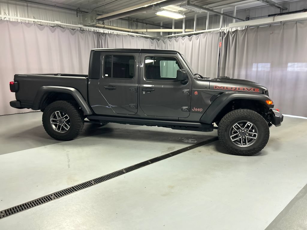 Used 2026 Jeep Gladiator Mojave AWD/4WD image 8