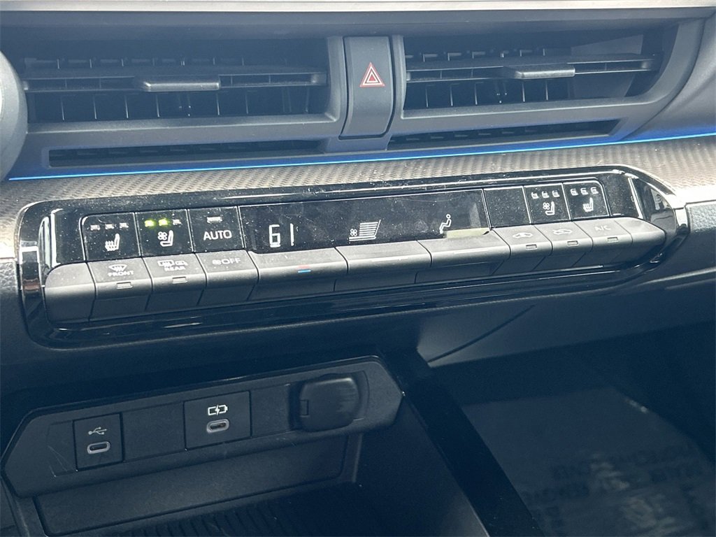 Used 2024 Toyota Prius Limited image 36