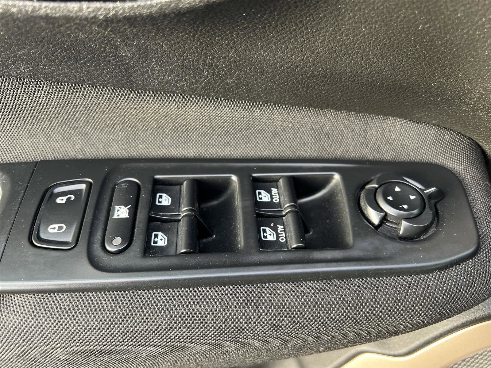 Used 2016 Jeep Renegade Sport w/ Power & Air Group image 12