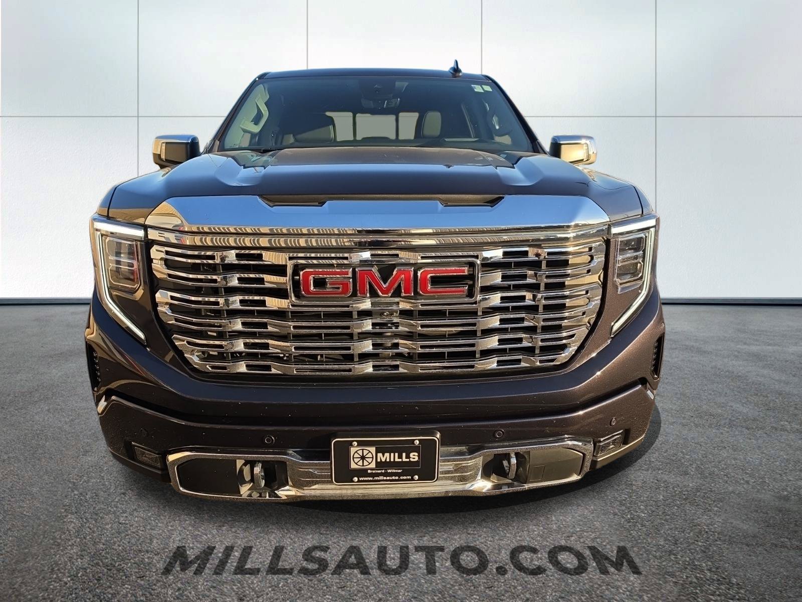 Used 2025 GMC Sierra 1500 Denali w/ Denali Reserve Package AWD/4WD image 2