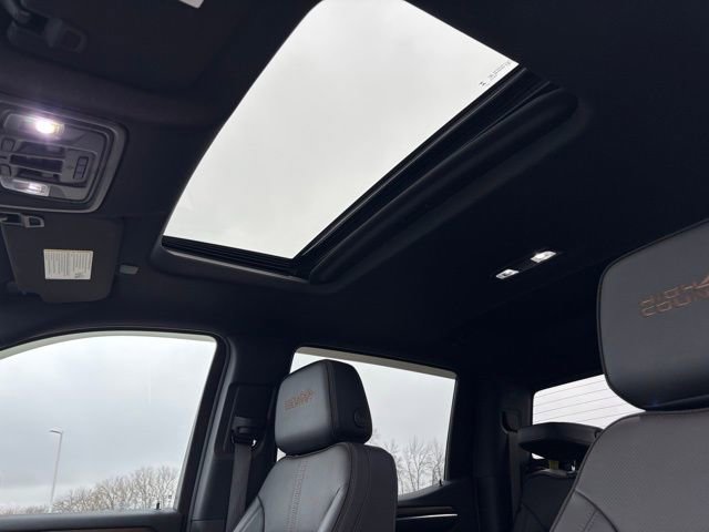 Certified 2023 Chevrolet Silverado 1500 High Country w/ Technology Package image 19