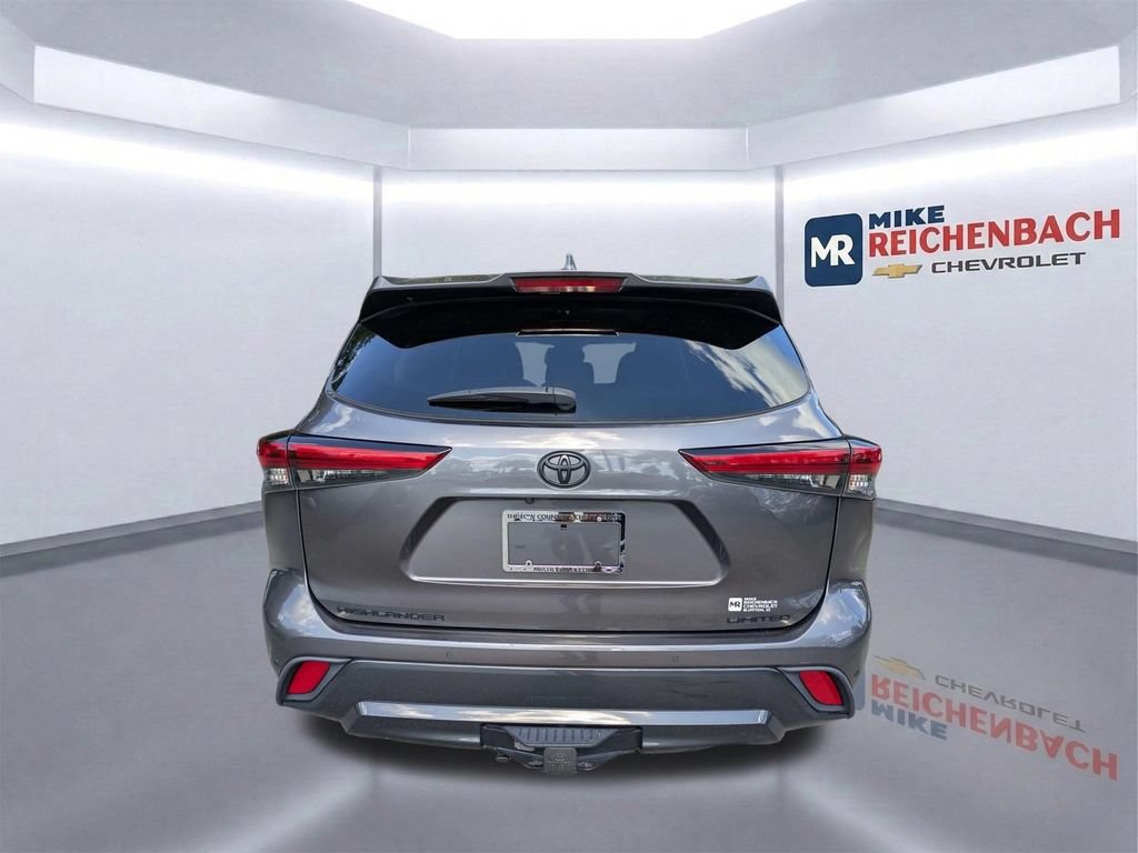 Used 2021 Toyota Highlander Limited FWD image 5