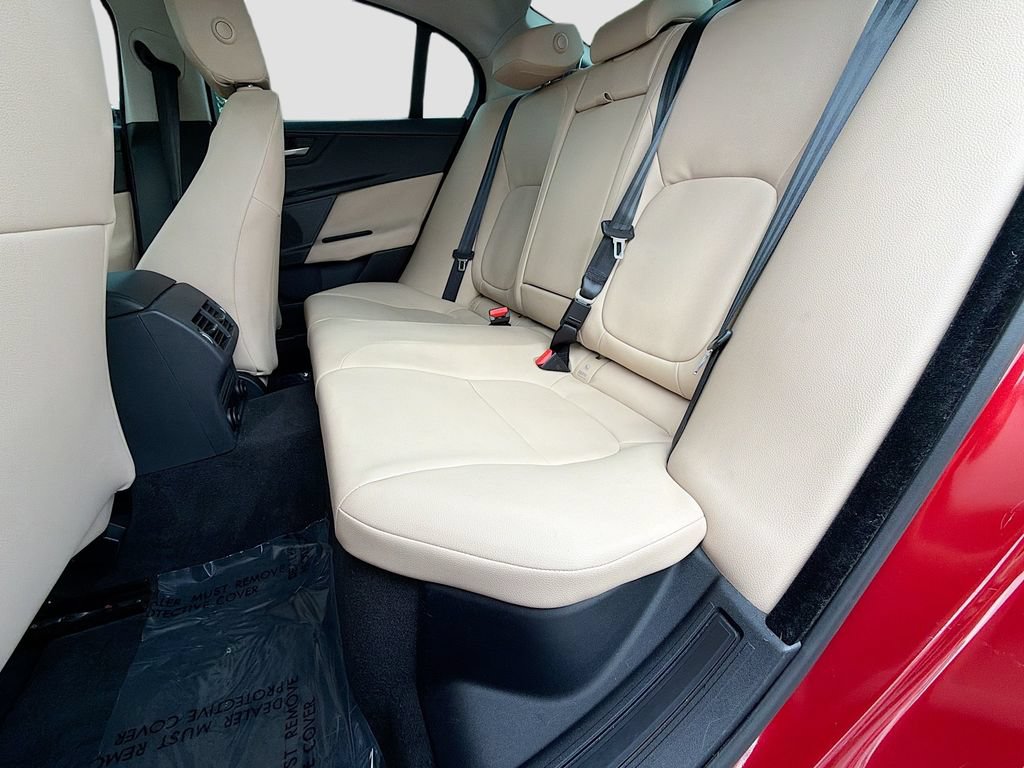 Used 2017 Jaguar XE Premium RWD image 20
