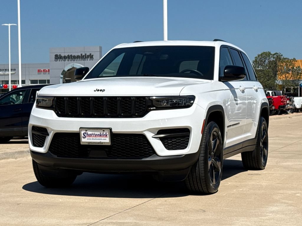 Used 2023 Jeep Grand Cherokee Altitude RWD video 3