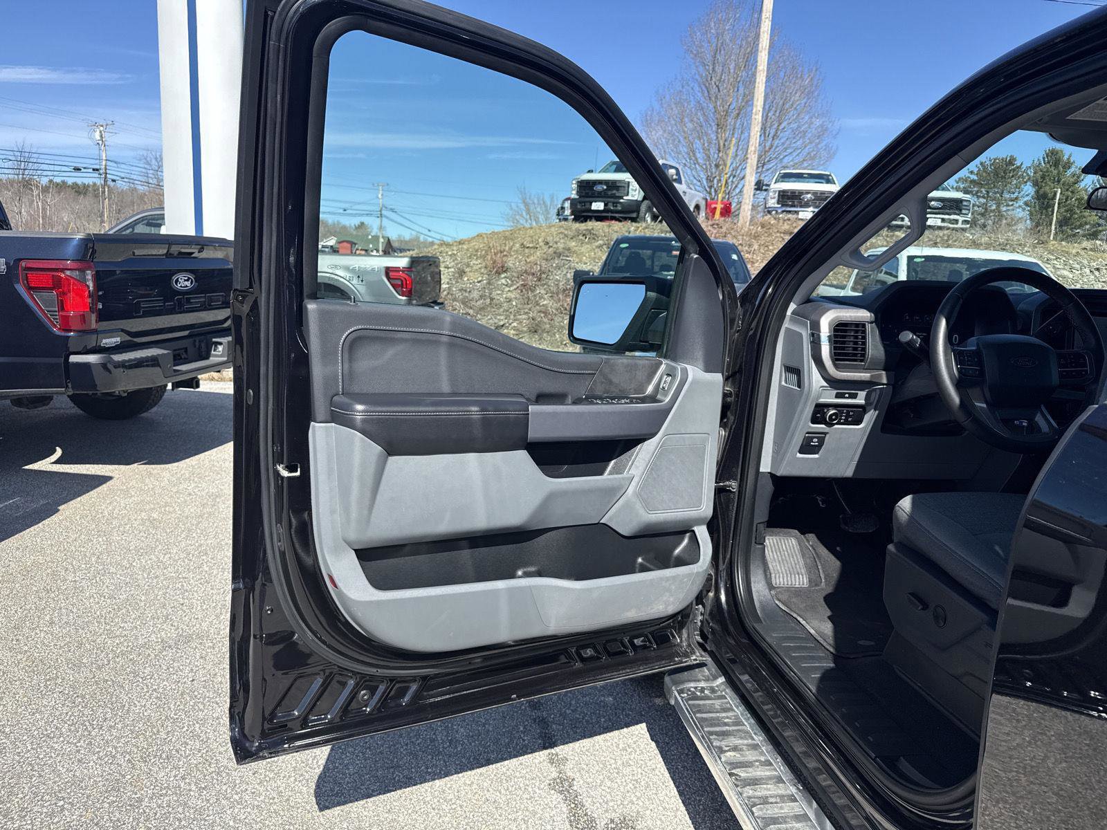 Used 2025 Ford F150 XLT w/ Equipment Group 301A Standard image 10