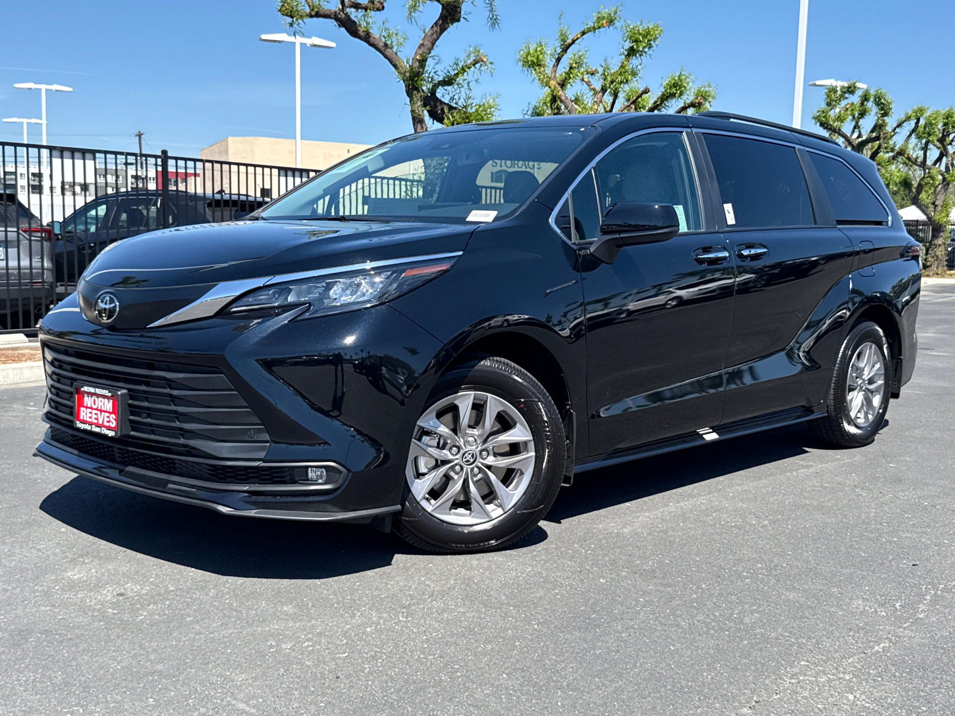 Certified 2026 Toyota Sienna XLE image 2