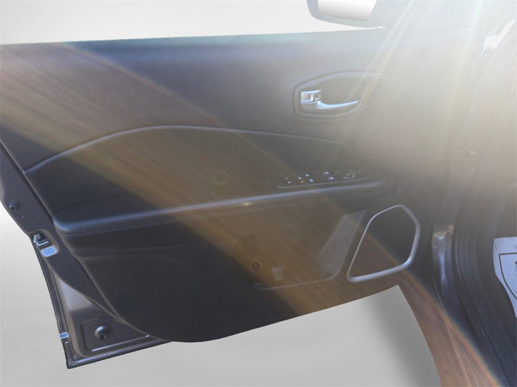 Used 2020 Jeep Compass Latitude image 14