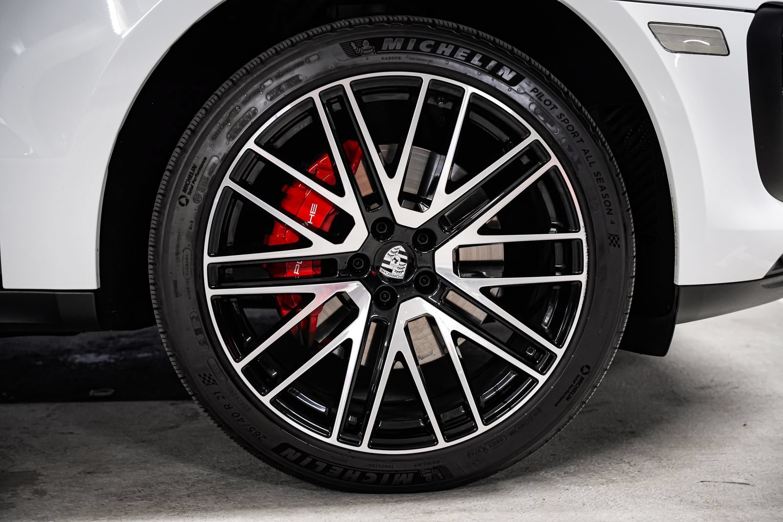 Used 2024 Porsche Macan S AWD/4WD image 56