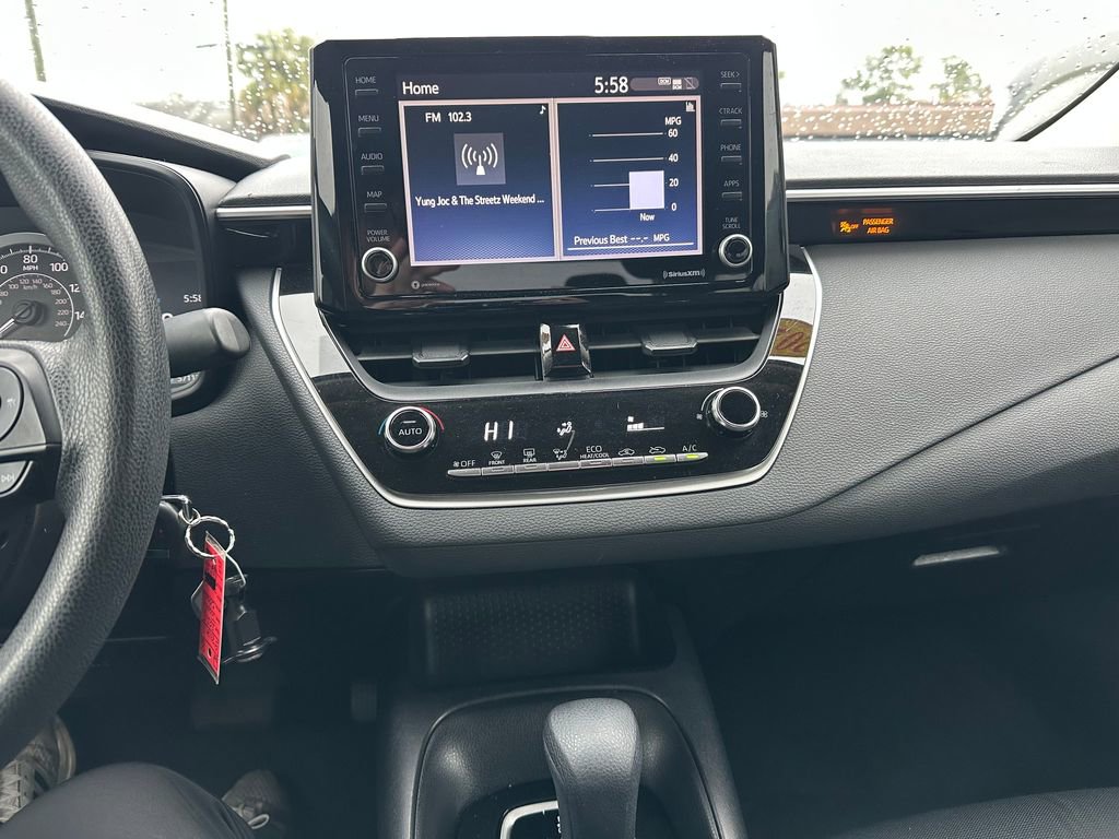 Used 2022 Toyota Corolla LE image 52