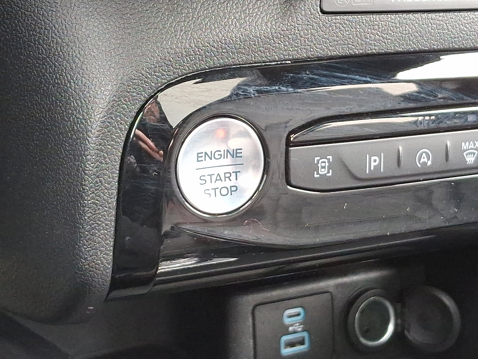 Certified 2023 Ford Escape ST-Line Elite w/ Premium Technology Package image 24