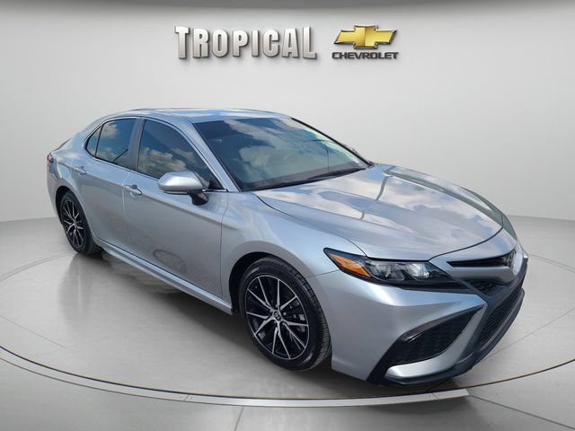 Used 2023 Toyota Camry SE w/ Convenience Package FWD image 7