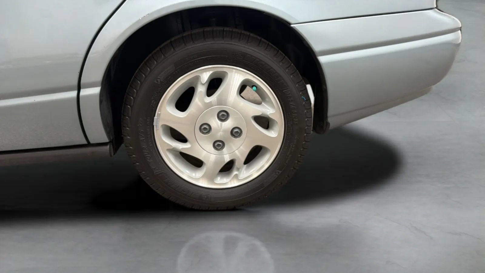 Used 2002 Saturn S-Series SL2 w/ SL2 Option Pkg 2 FWD image 26