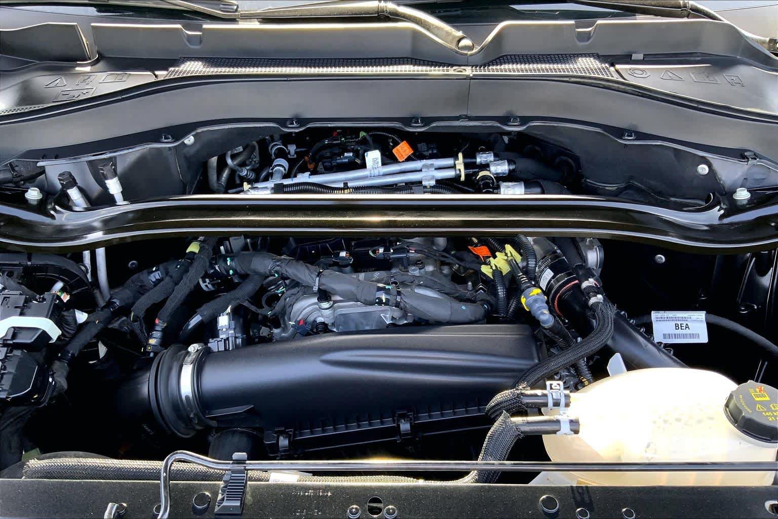 Certified 2025 Ford Explorer Platinum RWD image 29