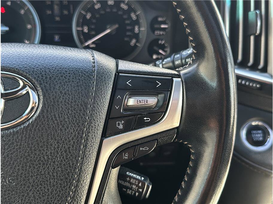 Used 2021 Toyota Land Cruiser Heritage Edition image 23