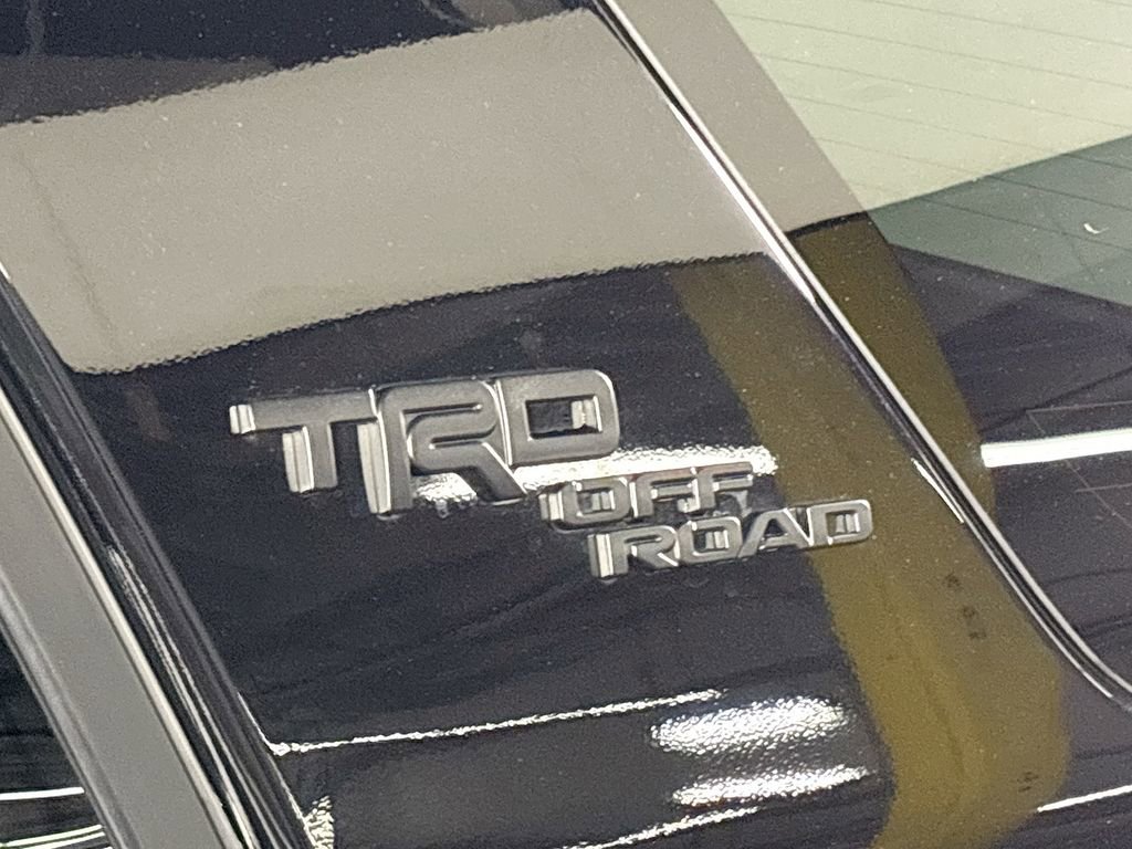 Used 2024 Toyota 4Runner TRD Off-Road Premium w/ Moonroof Package AWD/4WD image 25