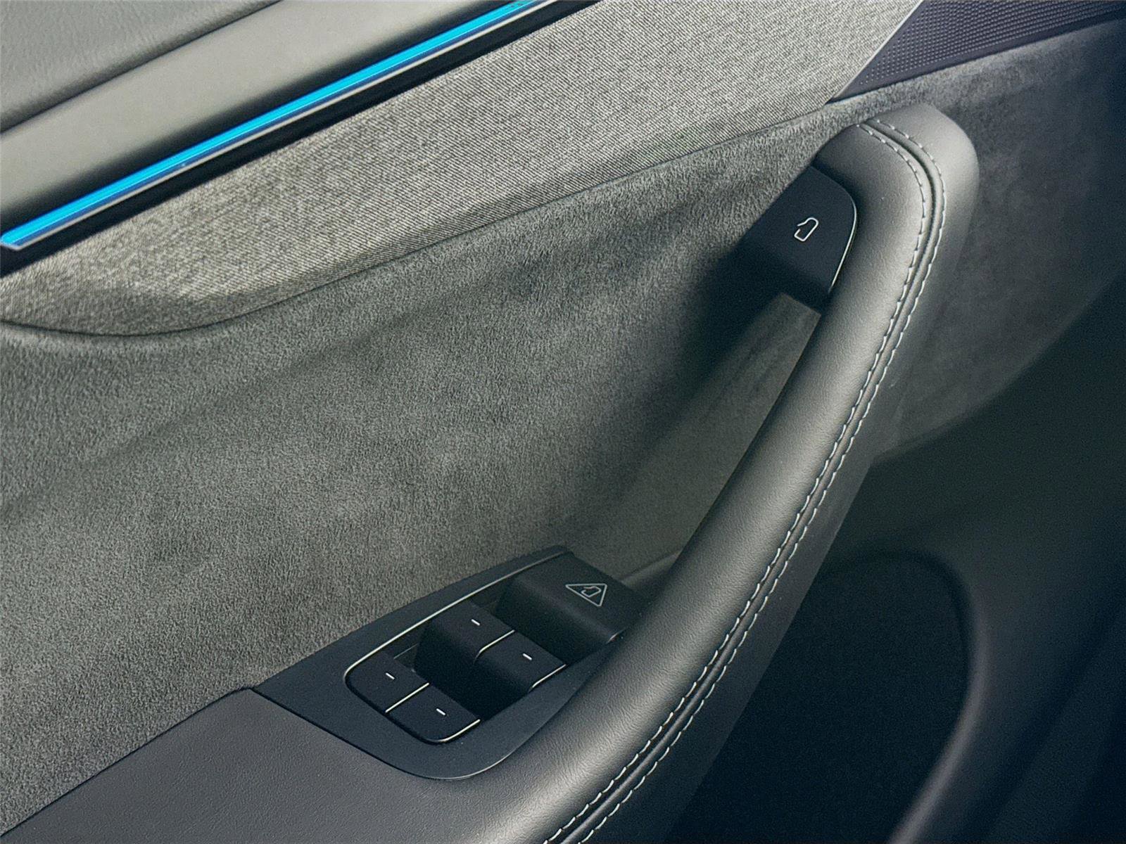 Used 2026 Tesla Model Y Long Range image 8