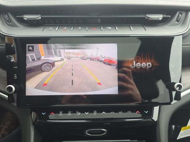 New 2026 Jeep Grand Cherokee Laredo image 21