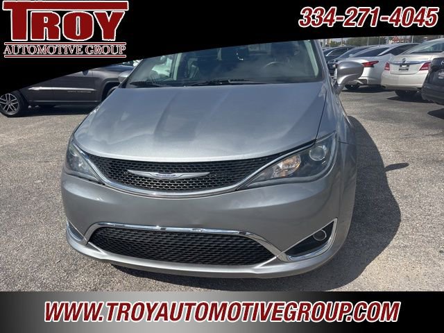 Used 2018 Chrysler Pacifica Touring-L image 12
