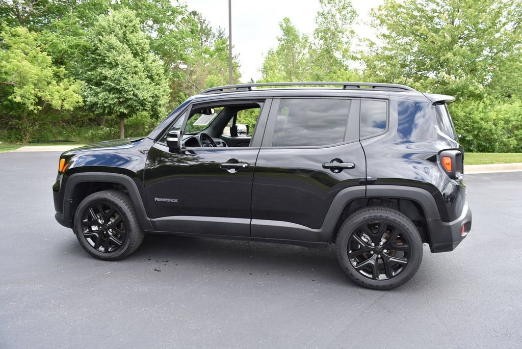 Used 2022 Jeep Renegade Altitude w/ Convenience Group AWD/4WD image 7
