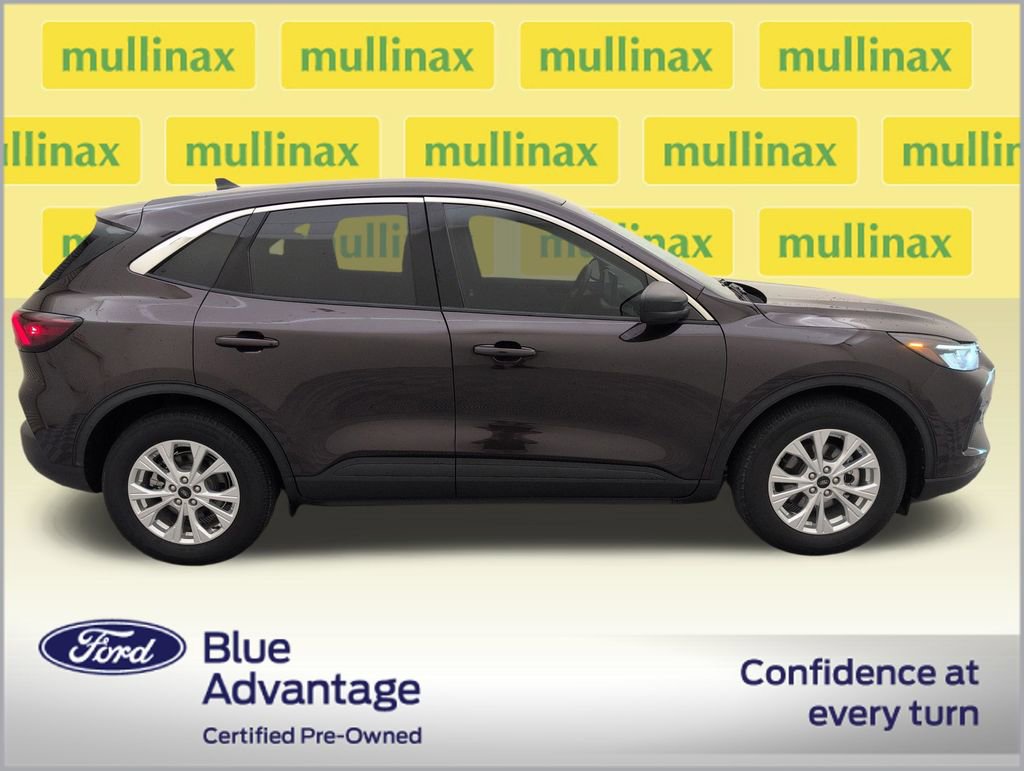 Used 2023 Ford Escape Active w/ Tech Pack #1 FWD image 2