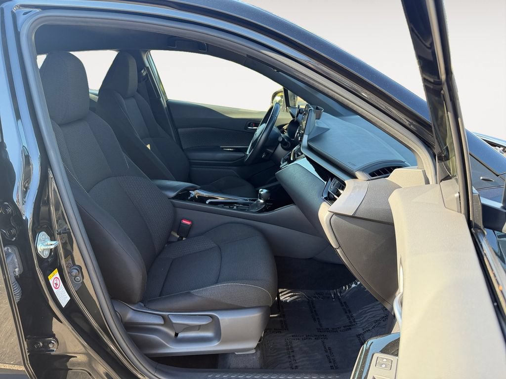 Used 2019 Toyota C-HR XLE FWD image 25