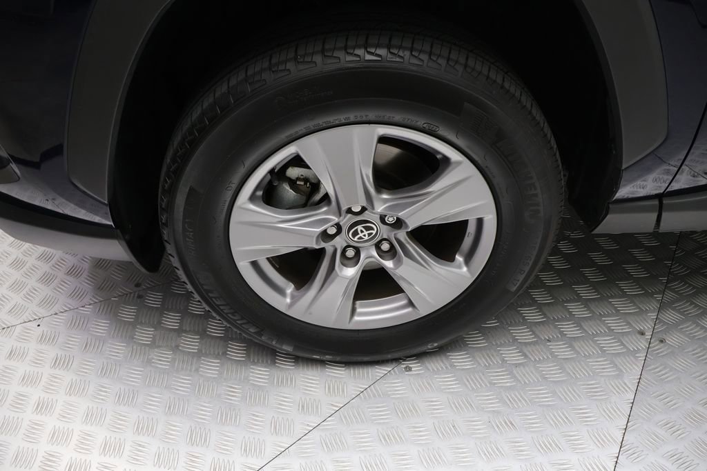 Certified 2023 Toyota RAV4 XLE w/ Convenience Package image 4