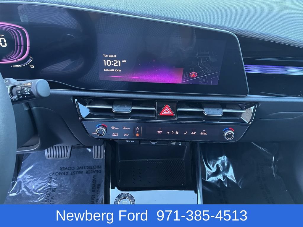 Used 2024 Kia Niro EX FWD image 23