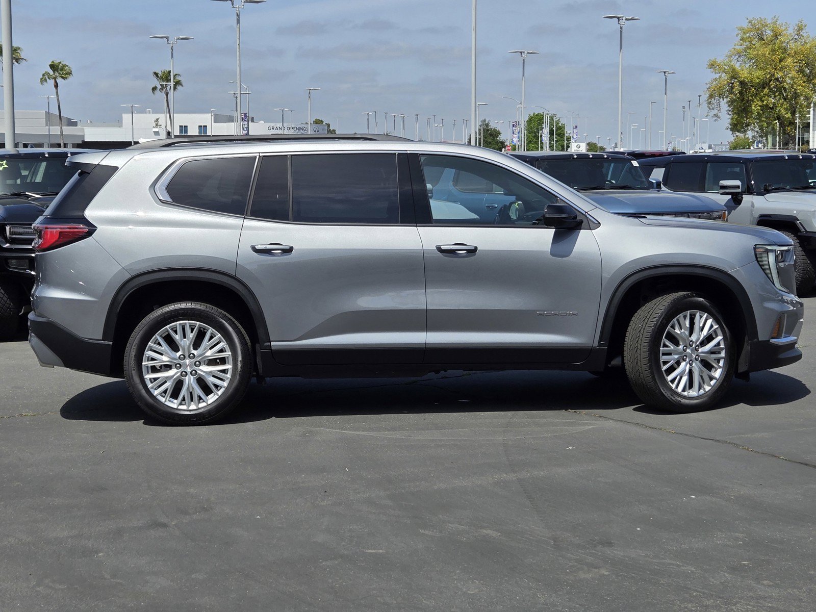 New 2025 GMC Acadia Elevation w/ Elevation Premium Package FWD image 3
