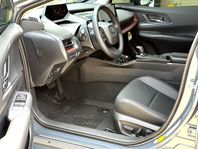 New 2026 Toyota Prius Plug-In Hybrid FWD image 10
