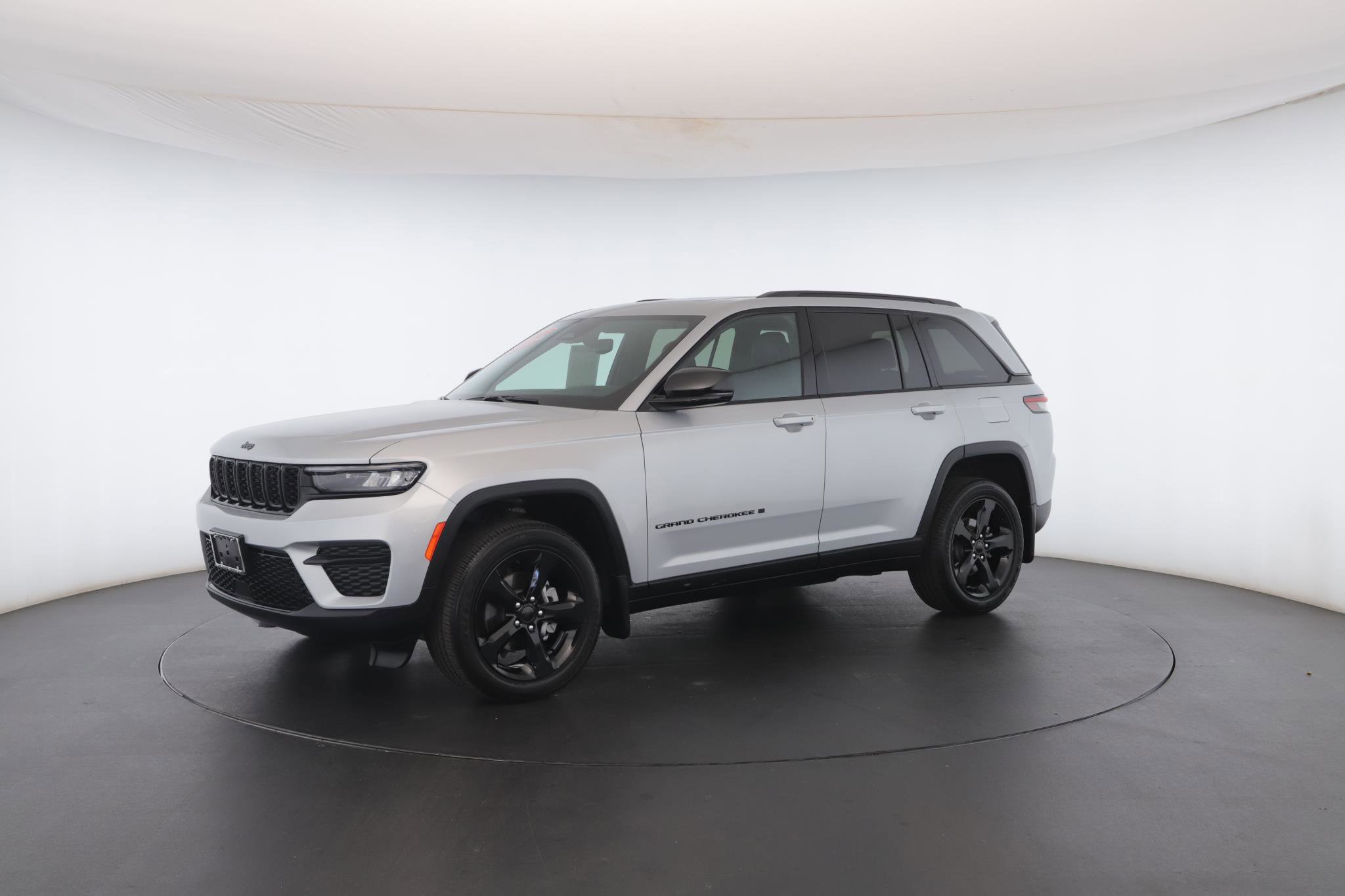 Used 2024 Jeep Grand Cherokee Altitude image 37