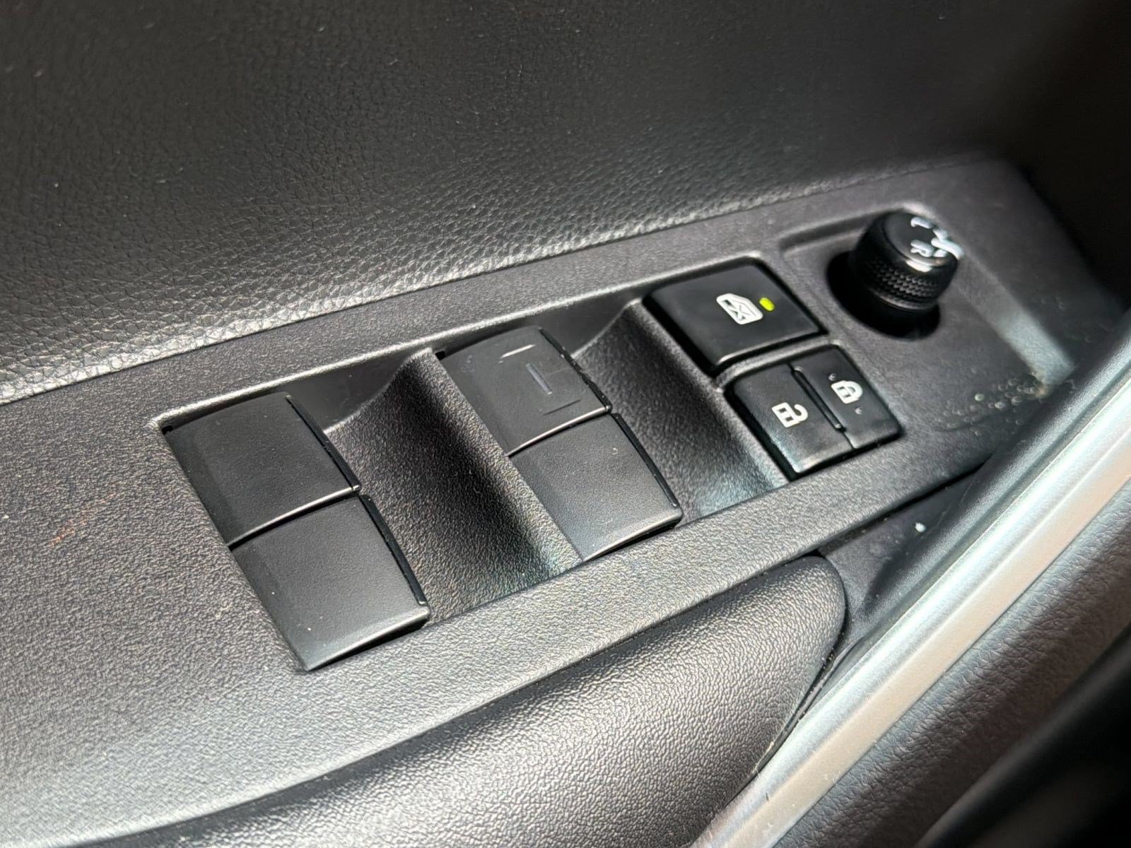 Used 2024 Toyota Corolla Cross AWD Hybrid image 29