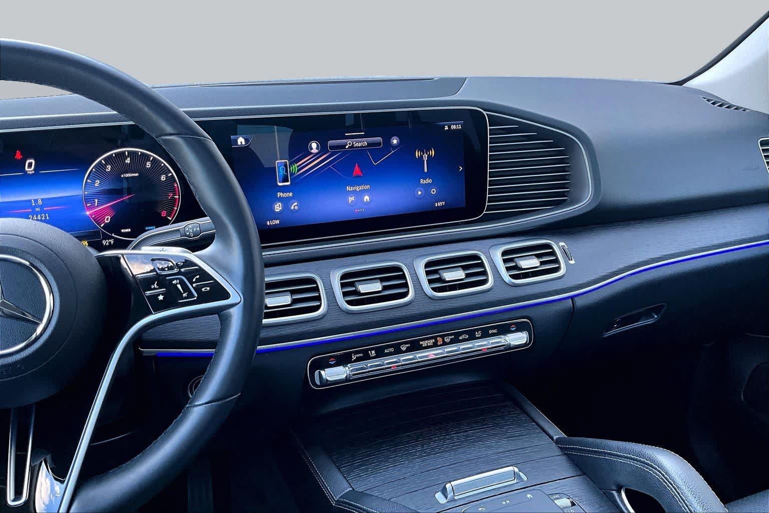 Used 2024 Mercedes-Benz GLE 350 4MATIC w/ AMG Line Exterior image 7