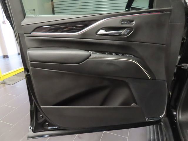 Certified 2024 Cadillac Escalade ESV V w/ LPO, ONYX Package AWD/4WD image 10