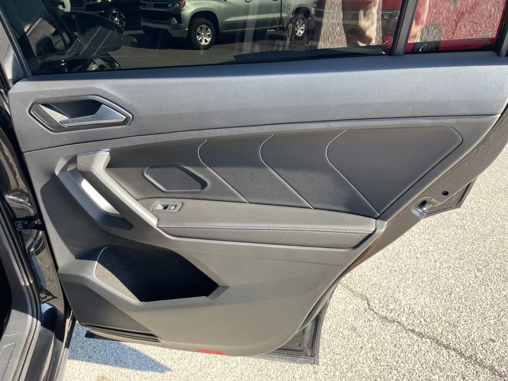 Used 2022 Volkswagen Tiguan SE R-Line image 37