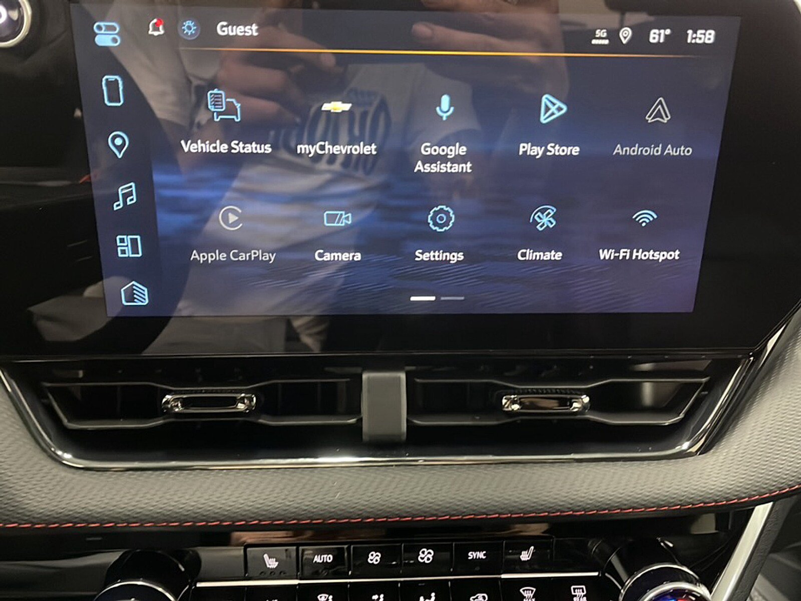 New 2027 Chevrolet Equinox RS w/ LPO, Floor Liner Package AWD/4WD image 8