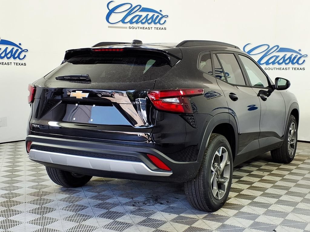 New 2026 Chevrolet Trax LT w/ LT Convenience Package FWD image 6