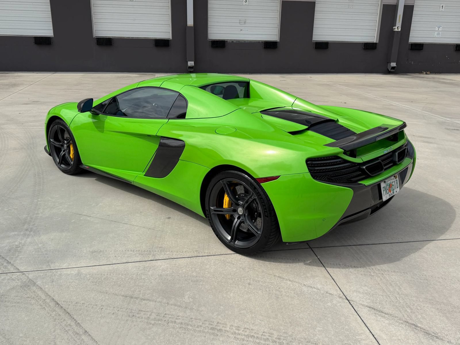Used 2015 McLaren 650S Spider RWD image 8
