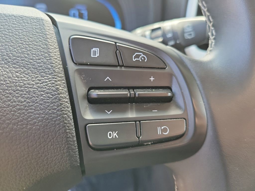 Used 2023 Hyundai Venue Limited FWD image 20
