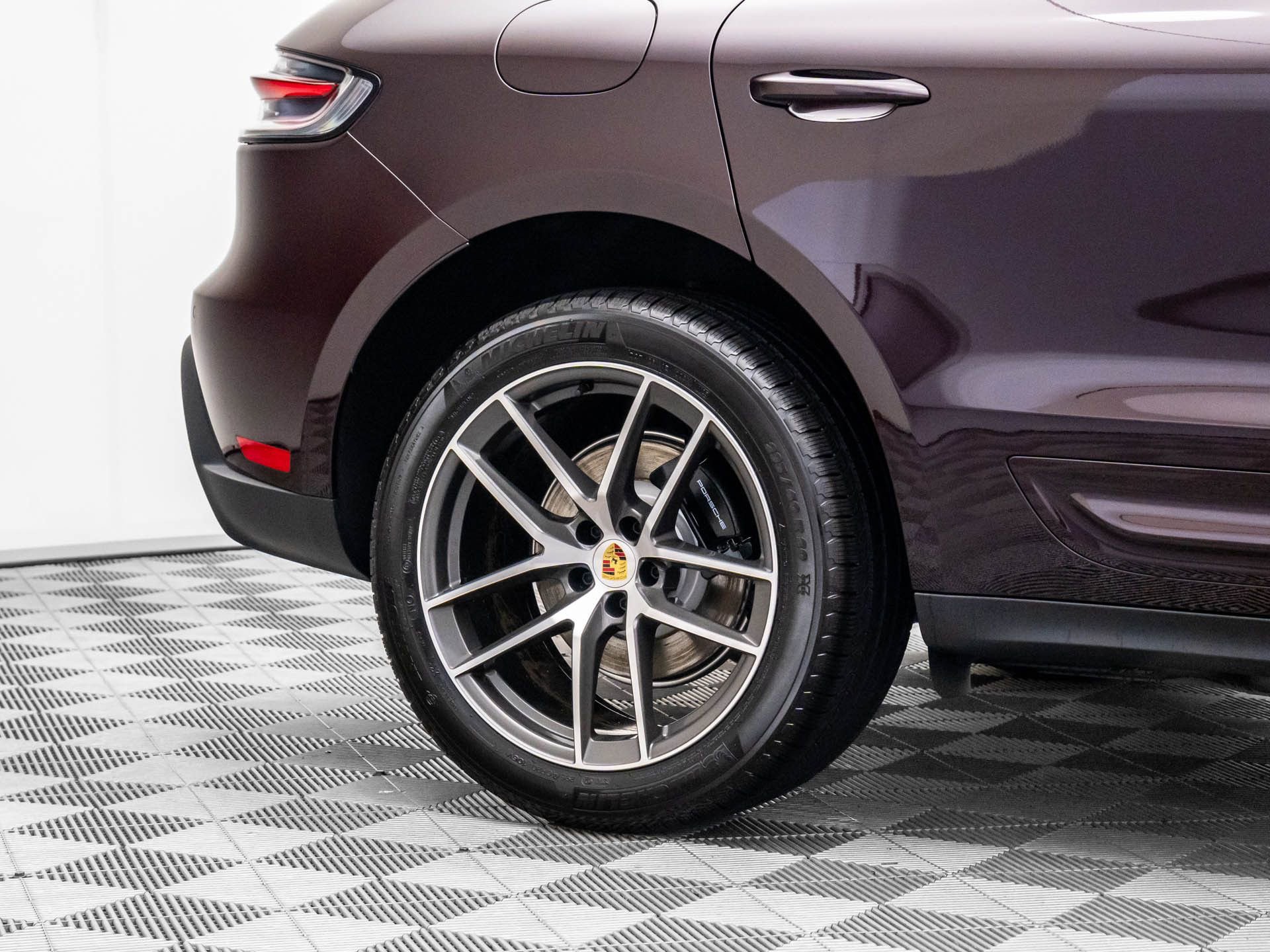 Certified 2026 Porsche Macan image 34