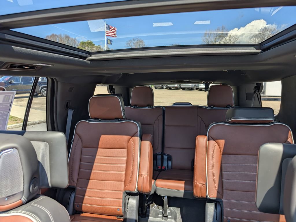 Used 2023 GMC Yukon Denali Ultimate AWD/4WD image 23