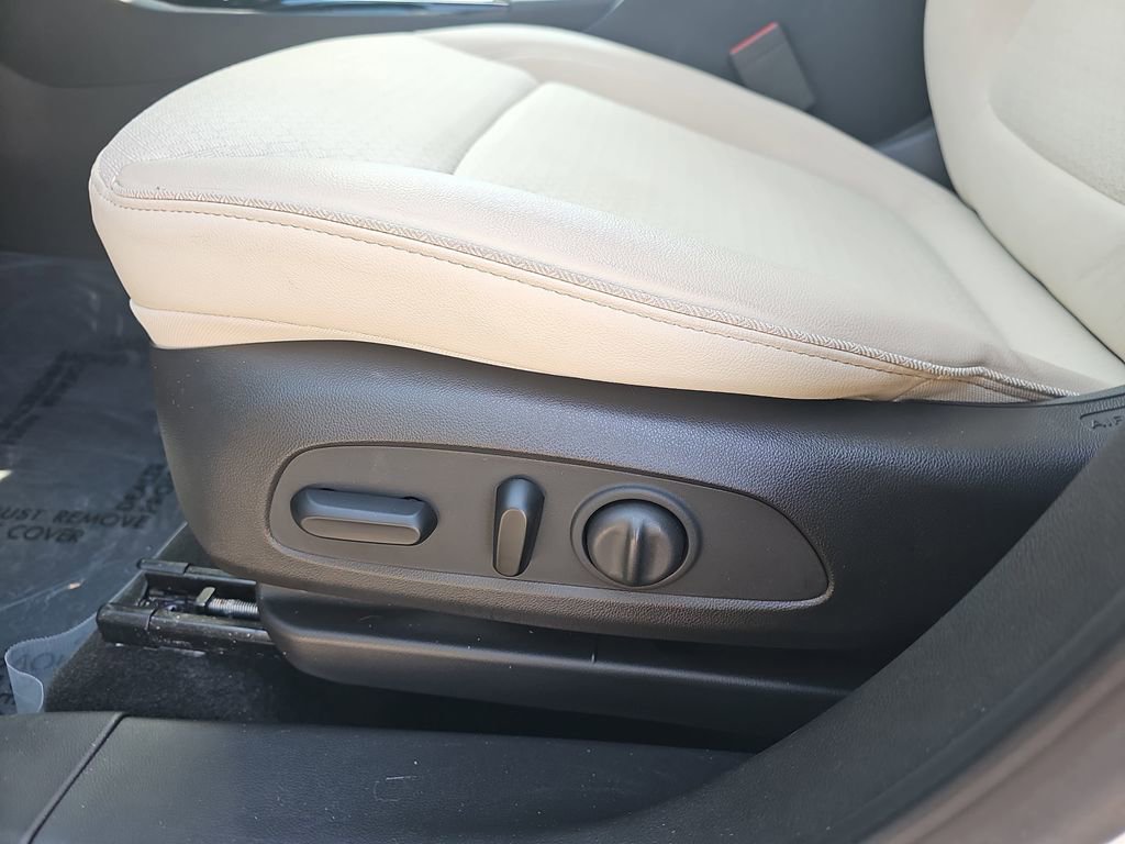 Certified 2024 Buick Encore GX Preferred w/ Comfort Package AWD/4WD image 33